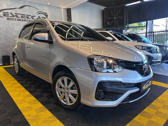 TOYOTA ETIOS 1.5 X PLUS 16V FLEX 4P AUTOMÁTICO TOYOTA ETIOS 1.5 X PLUS 16V FLEX 4P AUTOMÁTICO